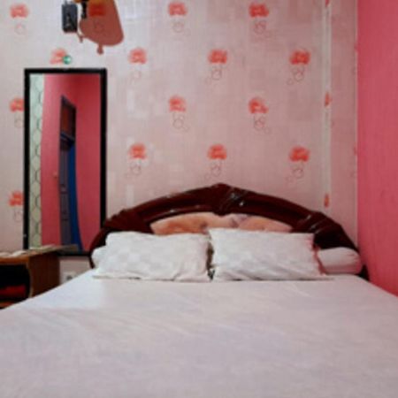 Hotel Rosichan Bau Bau Mitra Reddoorz Baubau Exteriör bild