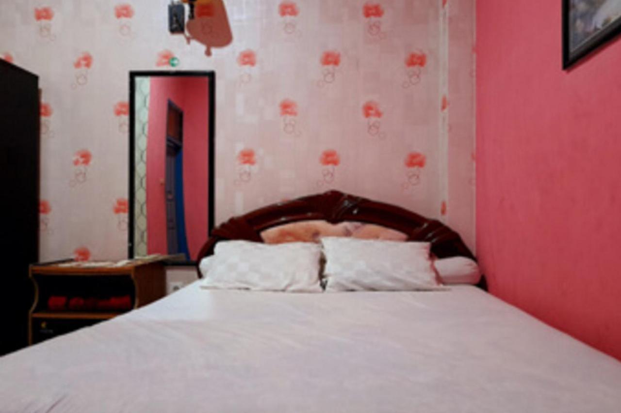 Hotel Rosichan Bau Bau Mitra Reddoorz Baubau Exteriör bild