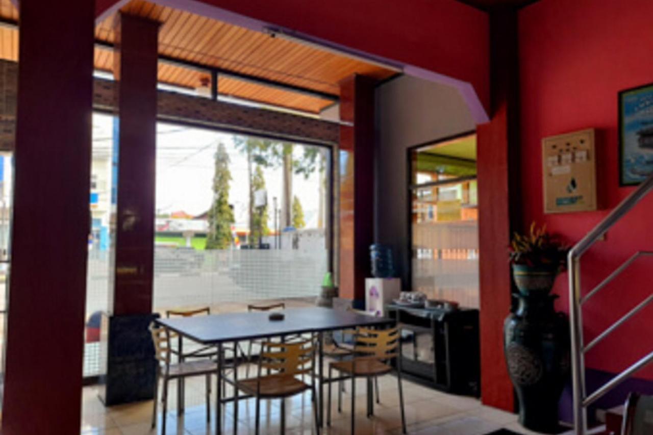 Hotel Rosichan Bau Bau Mitra Reddoorz Baubau Exteriör bild