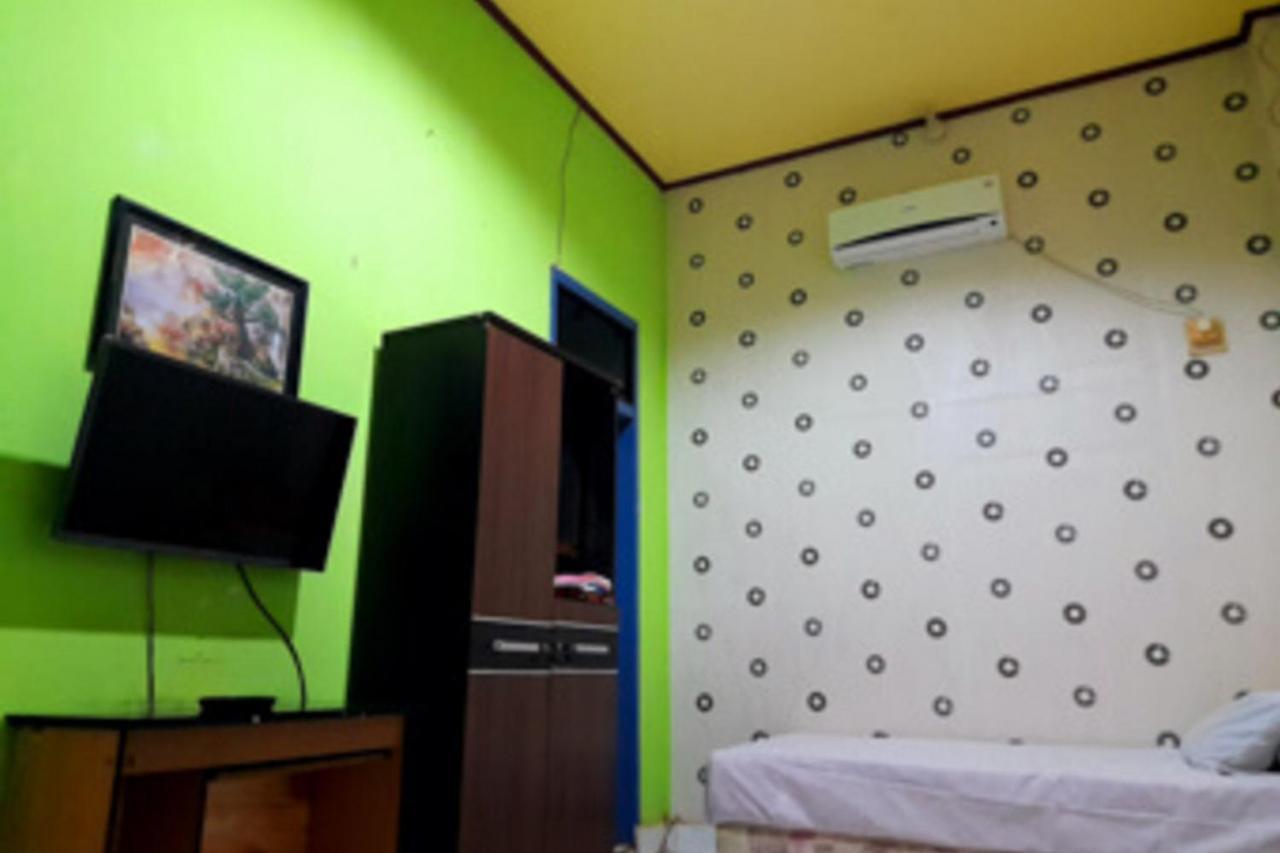 Hotel Rosichan Bau Bau Mitra Reddoorz Baubau Exteriör bild