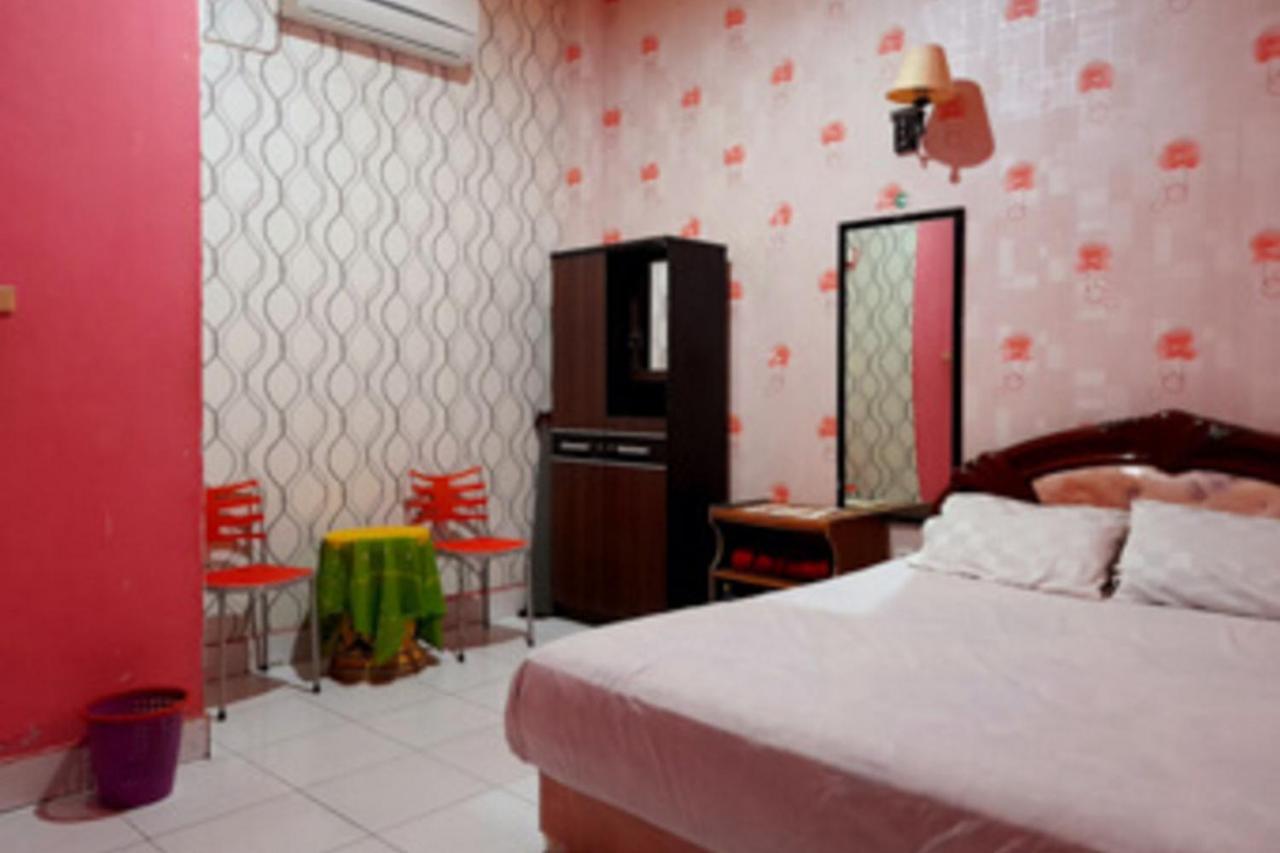 Hotel Rosichan Bau Bau Mitra Reddoorz Baubau Exteriör bild