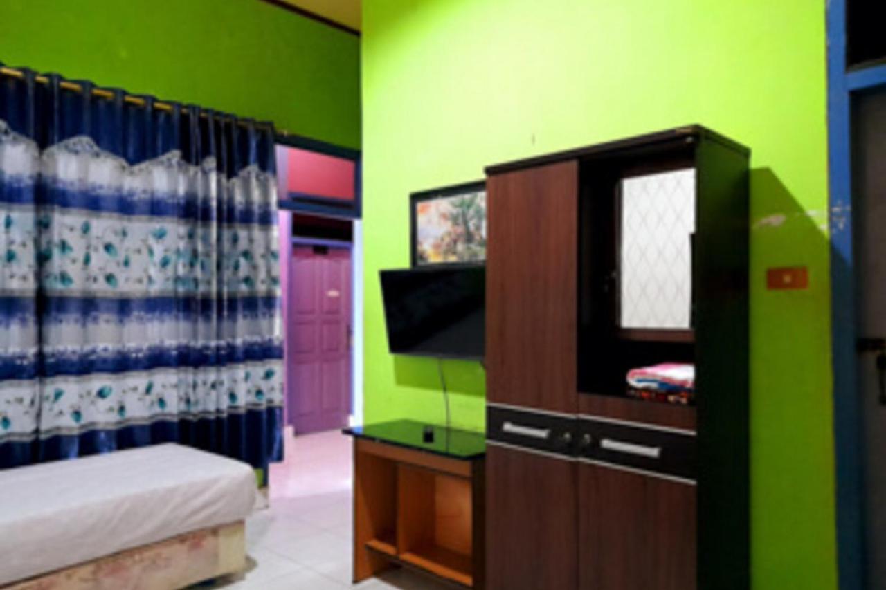 Hotel Rosichan Bau Bau Mitra Reddoorz Baubau Exteriör bild